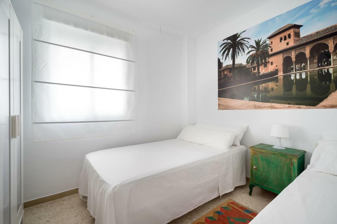 Arcos Beach Infostays - Free Parking Malaga Exterior photo